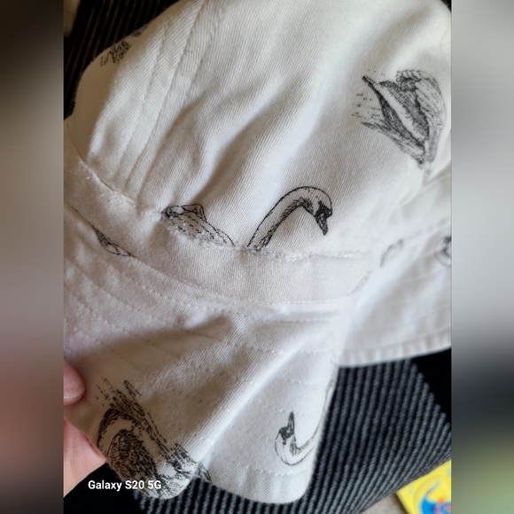 Kate quinn bundle 🖤🦢 - Picture 8 of 10